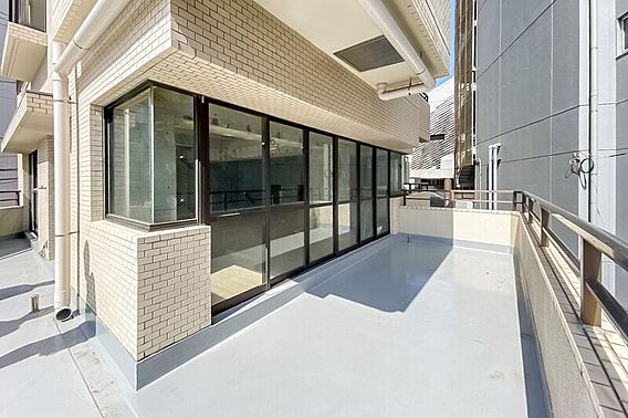 ルーフバルコニ...