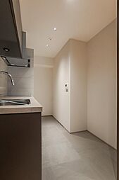 背面にはカップボードを置けるスペースを用意しています。