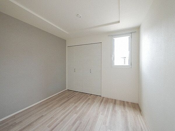 apartment 北海道札幌市西区二十四軒一条５丁目1-2　ラ・ポール二十四軒2号館107号室