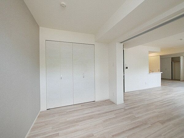 apartment 北海道札幌市西区二十四軒一条５丁目1-2　ラ・ポール二十四軒2号館107号室