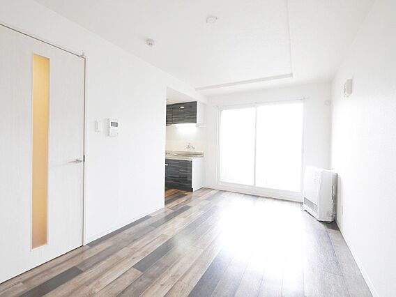 AmazingRoseseason1_内装_0