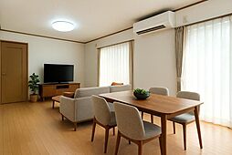 嵯峨野東田町 4SLDKのリビング/ダイニング