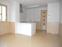 クレストスクエアＢ 1階1LDKのリビング/ダイニング