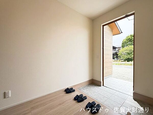 玄関を拡大表示