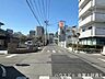 外観：前面道路含む現地写真