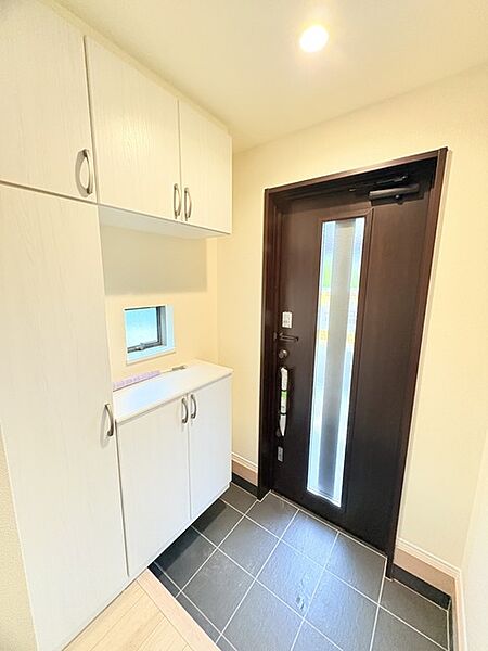 玄関を拡大表示