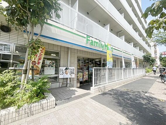 ファミリーマー...