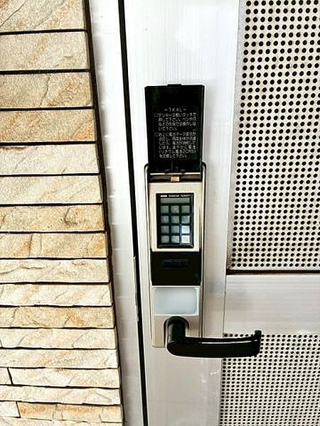 玄関を拡大表示