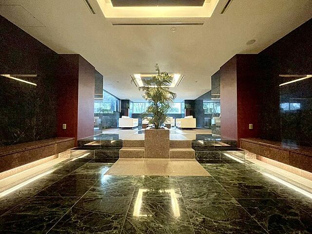 エントランス JR総武線 飯田橋駅 徒歩8分