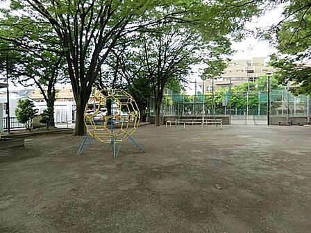 浮間二丁目西児童遊園まで約439m