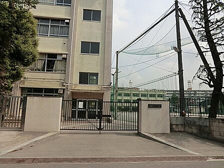板橋区立上板橋第三中学校まで約717m