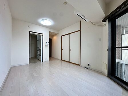 造りこんだ空間演出の妙が生み出す光と質のハーモニーはこの住宅のクオリティの良さを実感させてくれます。