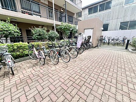 「笑顔・快適・充実」 特別を日常にする日々が、この邸から始まります。居住されるオーナー様の未来を考えて、ご家族にとって「いいもの」を揃えました。