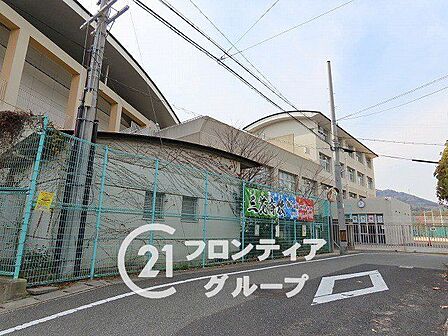 神戸市立丸山中学校 徒歩6分。 410m