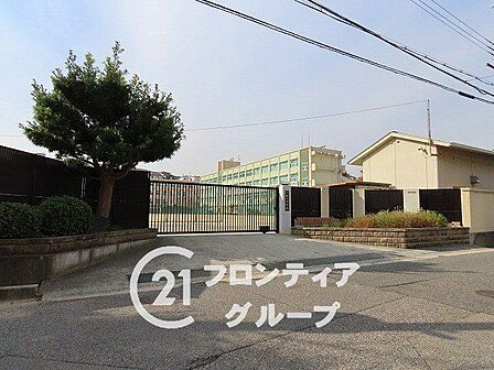 神戸市立西代中学校 徒歩21分。 1610m