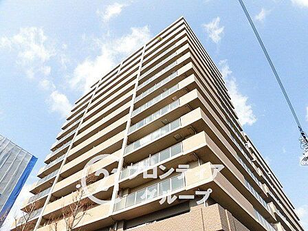 住まい選びは、価格や立地だけでなく、将来の暮らし方まで含めて考えることが大切です。今の段階で気になっていることを、まずスタッフに話してみてください