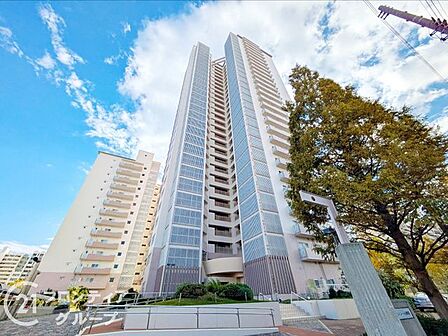 住まい選びは、価格や立地だけでなく、将来の暮らし方まで含めて考えることが大切です。今の段階で気になっていることを、まずスタッフに話してみてください