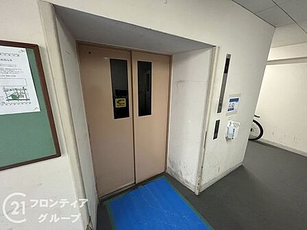 マンションのエレベーターは、快適でスムーズな移動を提供し、住む人の利便性を高める重要な設備です!