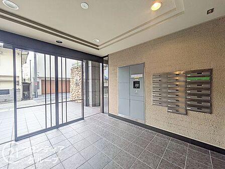 不在時でも荷物を受け取れるので、再配達の手間が省けます!大きな荷物も受け取れるので、買い物の幅が広がります。
