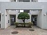 エントランス：住まい選びは、価格や立地だけでなく、将来の暮らし方まで含めて考えることが大切です。今の段階で気になっていることを、まずスタッフに話してみてください。