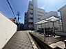 その他：屋根付き駐輪場を完備。毎日の通勤・通学やお買い物にも便利です。