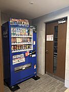 敷地内に自動販売機を設置。ちょっとした買い忘れや急な飲み物にも便利です。