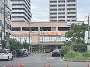 ライフ　香里園店まで1200メートル