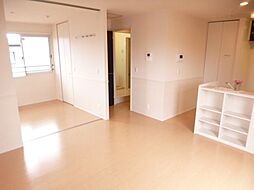 JR武蔵野線 吉川駅 徒歩32分の賃貸アパート 2階1LDKのリビング/ダイニング