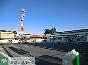 ファミリーマート 徒歩8分。コンビニ 630m