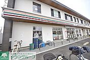 セブンイレブン草加新田駅東口店 徒歩8分。 610m