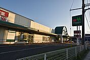マルエツ蓮田椿山店 徒歩14分。 1090m