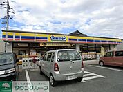 ミニストップ 徒歩3分。コンビニ 190m
