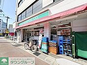 ローソンストア100 武里店 徒歩3分。 180m