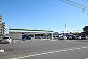 ファミリーマート東大宮五丁目店 806m