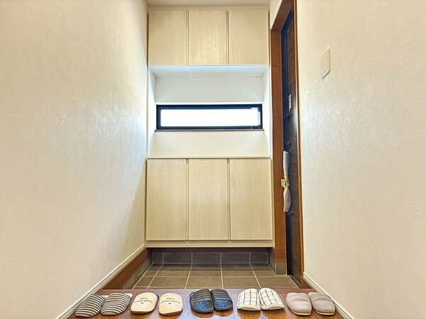 玄関を拡大表示
