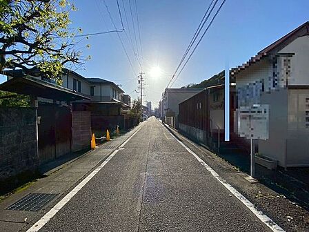 交通量も少なく、閑静な住宅街にあります♪