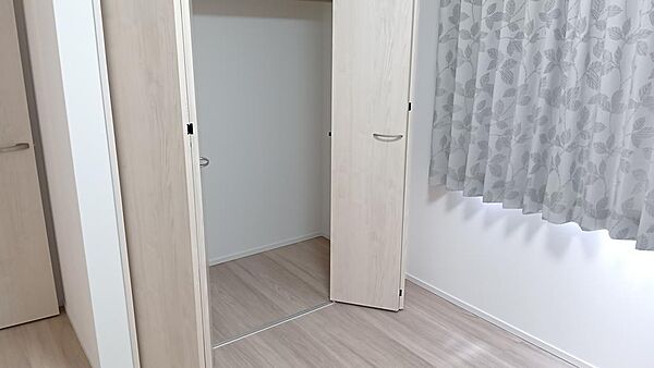 洋室を拡大表示