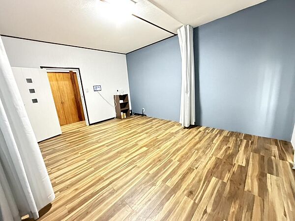 洋室を拡大表示