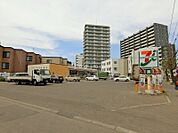 セブンイレブン札幌北9条二十四軒通店 340m