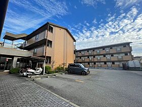 兵庫県川西市南花屋敷１丁目10番23号（賃貸マンション1K・1階・25.46㎡） その1