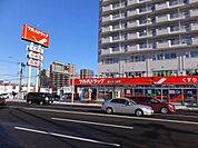 ツルハドラッグ旭ヶ丘8条店 73m