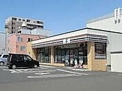 セブンイレブン札幌福住中央通店 243m