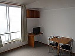 JR東海道本線 平塚駅 バス13分 中里下車 徒歩1分の賃貸アパート 1階1Kのリビング/ダイニング