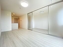 LUSSOV 3階1LDKのリビング/ダイニング