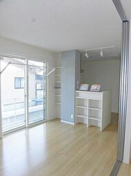 ファミールＳＨＯＷII　Ｂ棟 1階1LDKのリビング/ダイニング