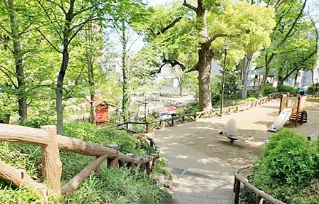 文京区立須藤公園 徒歩20分。 1540m