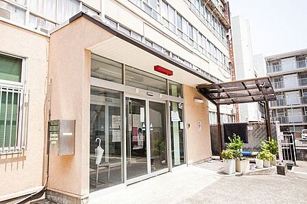 医療法人社団寿英会内田病院 徒歩11分。 880m