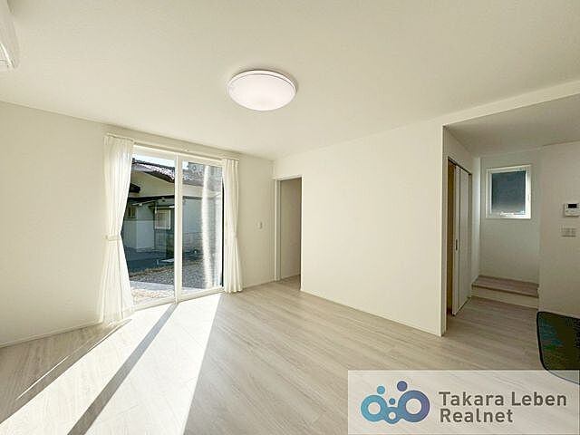 リビング/ダイニング 滑川市上小泉1336