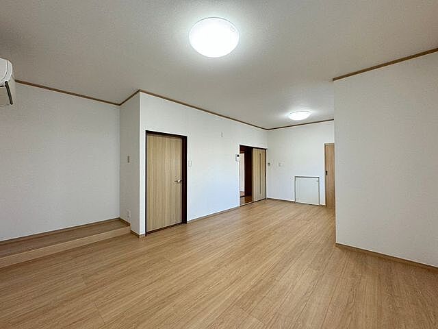 リビング/ダイニング 富山市蓮町4丁目