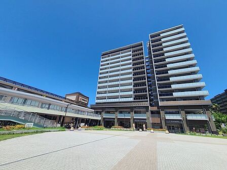 トナリエ南千里 2590m